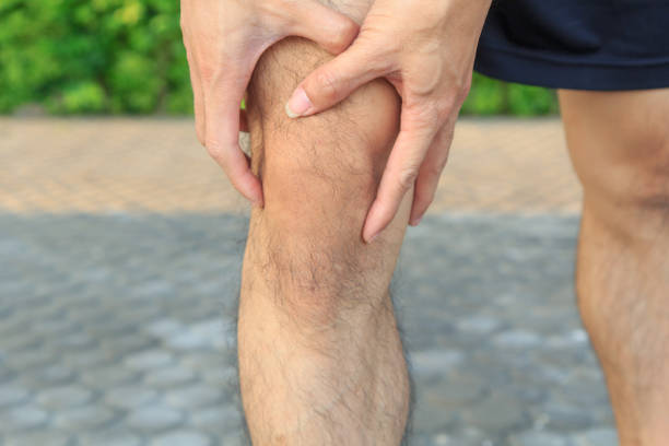 istock The man has pain at knee 919644966