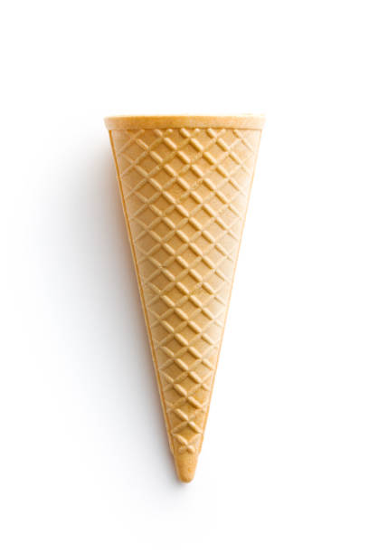 cono di wafer dolce - cream horn foto e immagini stock