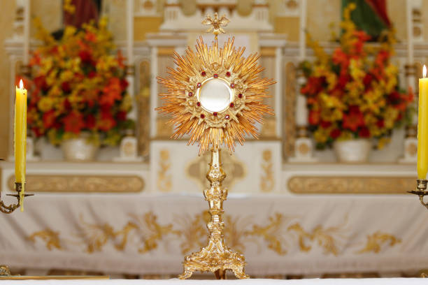 istock Ostensorial adoration in the catholic church 919778622