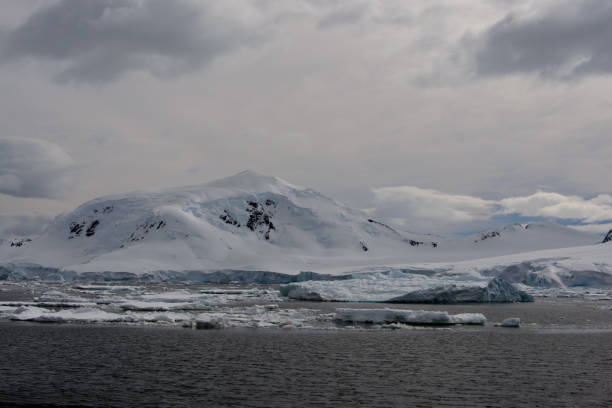 istock Antarctic landscape with glacier and mountains 920016834