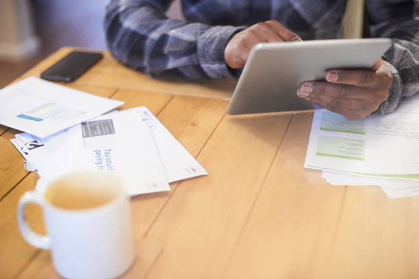 istock Trying to find a better deal 920017950