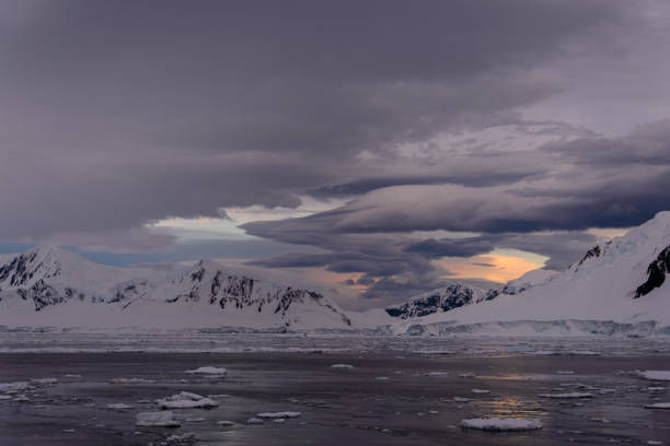 istock Antarctic landscape with glacier and mountains 920017964