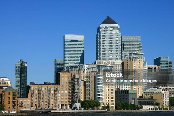 Canary Wharf A Londra In Inghilterra - Fotografie stock e altre immagini di Ambientazione esterna - Ambientazione esterna, Appartamento, Architettura