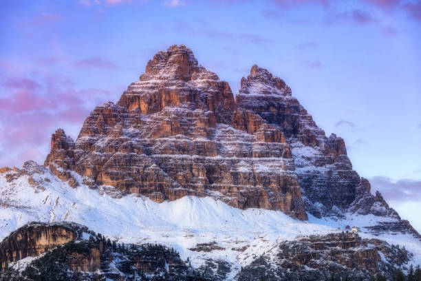 drei zinnen ou tre cime di lavaredo, sextener dolomiten ou dolomiti di sesto, tyrol du sud, vue de montagnes dolomiten, alpes italiennes - pocatello photos et images de collection