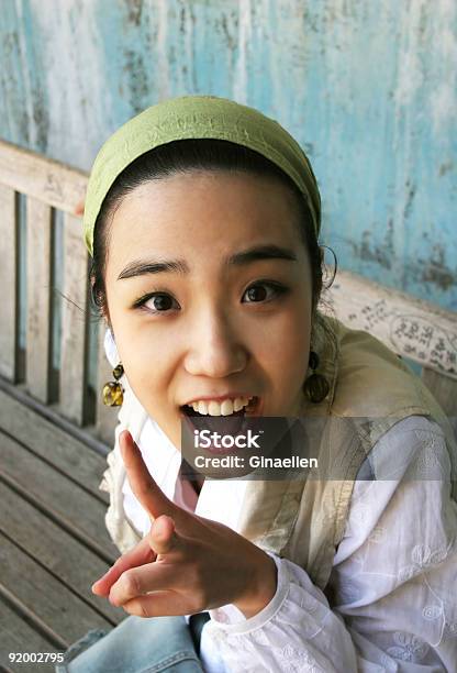Hermosa Chica Coreano Foto de stock y más banco de imágenes de Adulto - Adulto, Adulto joven, Alegre