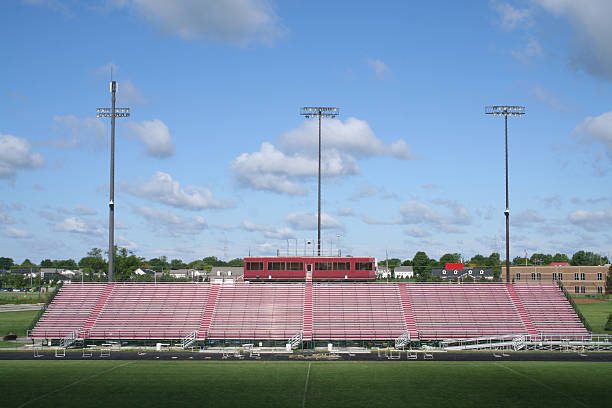 estádio de futebol - football field playing field goal post bleachers - fotografias e filmes do acervo