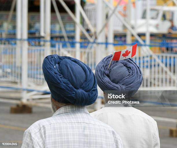 Turbans No Canadá - Fotografias de stock e mais imagens de Homens - Homens, Turbante Indiano, Adereço para a Cabeça