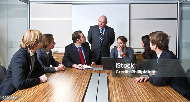 Gestione Meeting - Fotografie stock e altre immagini di Abbigliamento da lavoro - Abbigliamento da lavoro, Abbigliamento da lavoro formale, Abbigliamento elegante