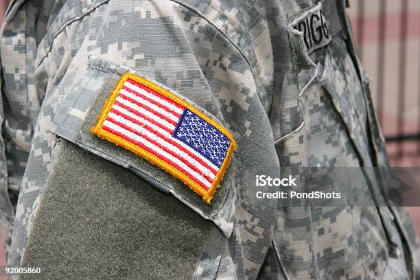 Bandera Patch En Uniforme De Soldado Foto de stock y más banco de imágenes de Uniforme militar - Uniforme militar, Parche, Bandera