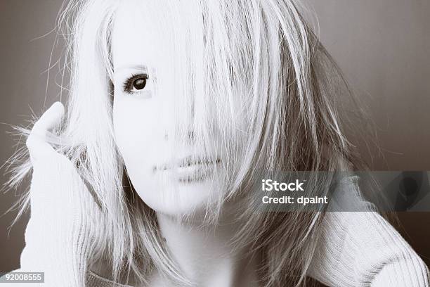 Blonde Modells Posieren Stockfoto und mehr Bilder von Attraktive Frau - Attraktive Frau, Blondes Haar, Bühnenschminke