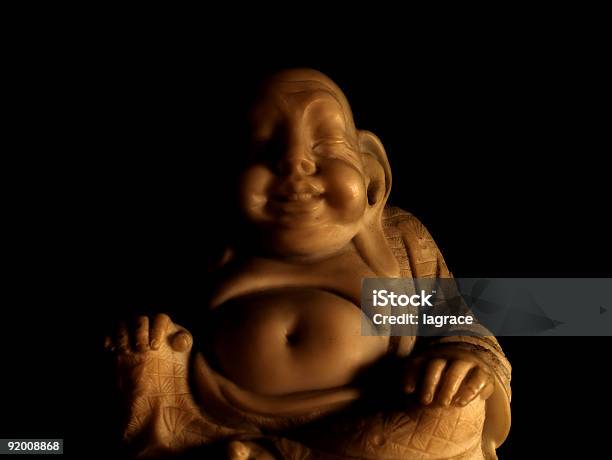 Buddha In The Dark - Fotografie stock e altre immagini di Alabastro - Alabastro, Pietra - Materiale da costruzione, Ambientazione tranquilla