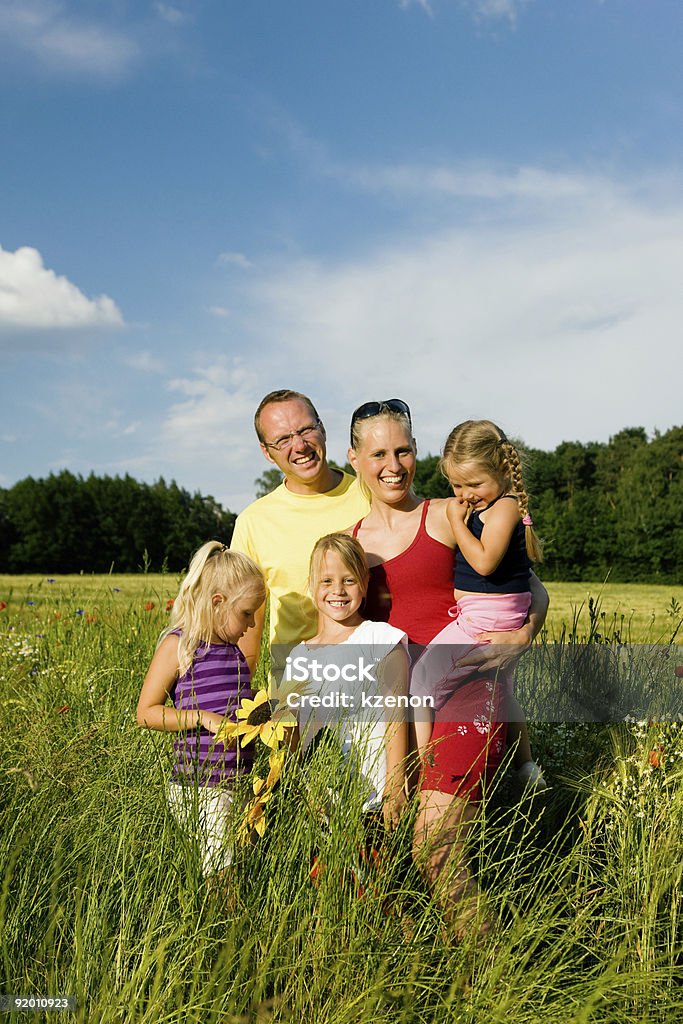 Sommerurlaub für Familien - Lizenzfrei Familie mit drei Kindern Stock-Foto