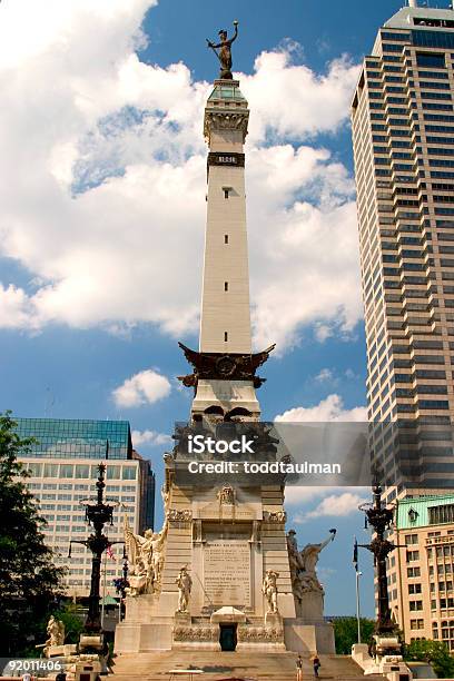 Monumento Aos Soldados E Marinheiros - Fotografias de stock e mais imagens de Indianapolis - Indianapolis, Círculo, Indiana