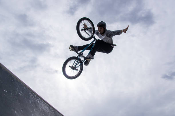 bmx ライダー、日本、沖縄 - bmx cycling ストックフォトと画像