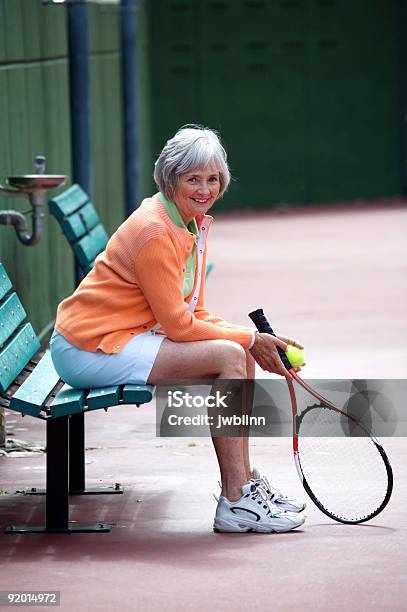 Активные Старший — стоковые фотографии и другие картинки Зрелые женщины - Зрелые женщины, Теннис, 60-69 лет