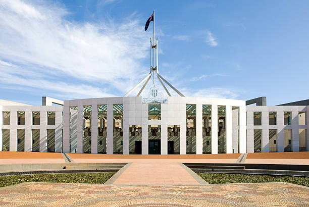 parliament house - parlamentsgebäude regierungsgebäude stock-fotos und bilder