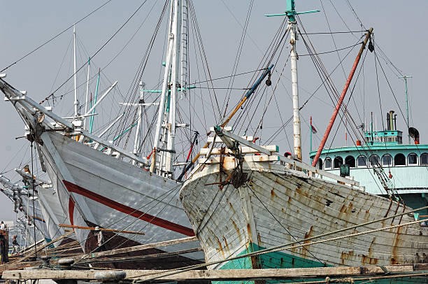 istock schooners at sunda Kelapa 92015635