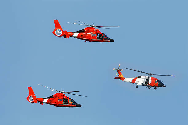 coast guard helicópteros - rescue helicopter coast guard protection fotografías e imágenes de stock