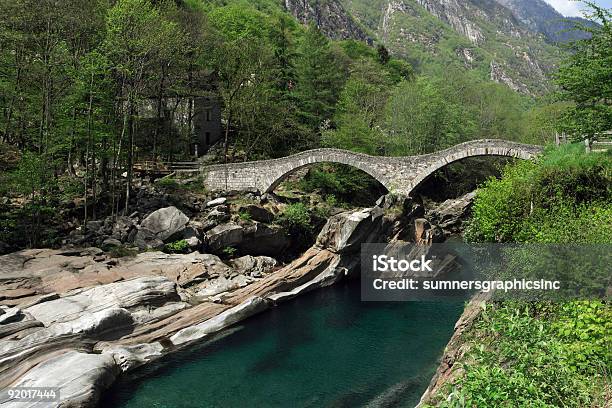 Lavertezzobrücke Stockfoto und mehr Bilder von Kanton Tessin - Kanton Tessin, Schweiz, Valle Verzasca