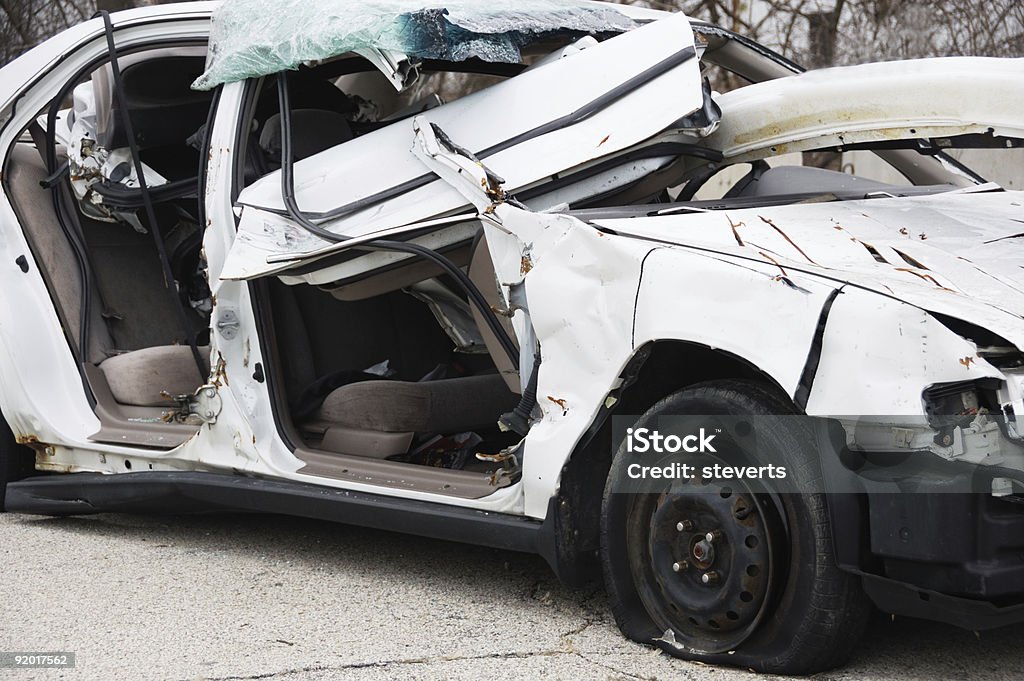 Blanc épave de voiture - Photo de Accident bénin libre de droits