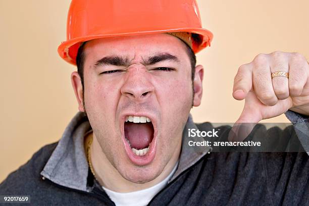 Злая Строительный Рабочий — стоковые фотографии и другие картинки Спорить - Спорить, Строительный рабочий, Безопасность