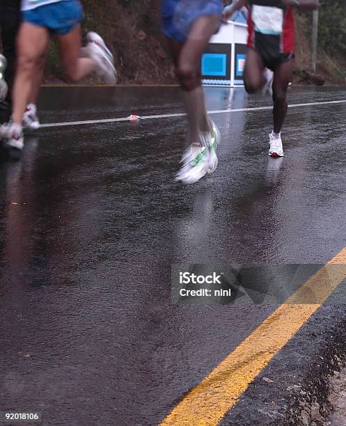 マラソンランナー - ウルトラマラソンのストックフォトや画像を多数ご用意 - ウルトラマラソン, カラー画像, ゴールネット