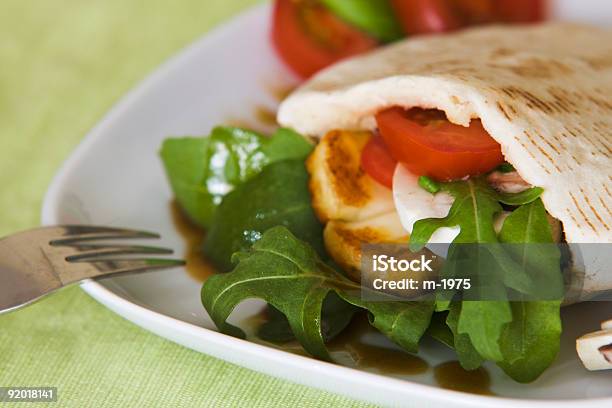 Falafel Sanduíche Árabe - Fotografias de stock e mais imagens de Alface - Alface, Alimentação Saudável, Almoço