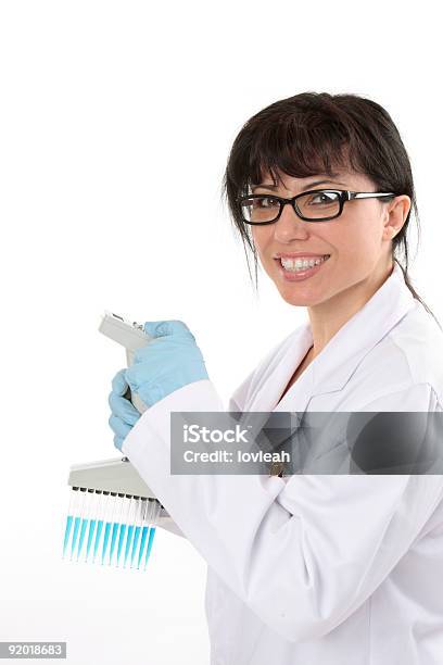 Foto de Trabalhador De Laboratório e mais fotos de stock de Adulto - Adulto, Biologia, Biotecnologia