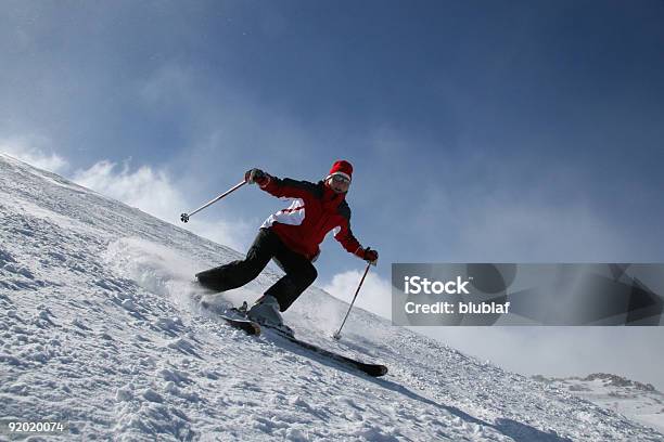 Esqui - Fotografias de stock e mais imagens de Adulto - Adulto, Alpes Europeus, Ao Ar Livre