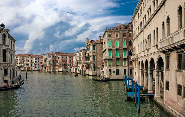 grang canal de venecia - venice gondola fotografías e imágenes de stock