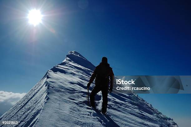 Kletterer Stockfoto und mehr Bilder von Abenteuer - Abenteuer, Abgeschiedenheit, Alpen