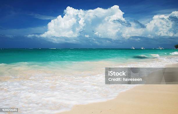 Playa Caribe Foto de stock y más banco de imágenes de Agua - Agua, Aire libre, Arena