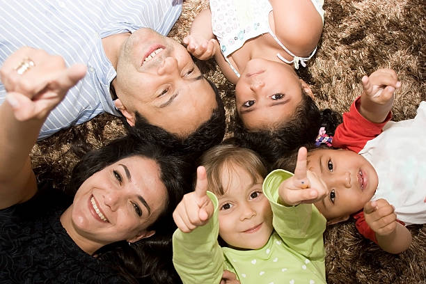 retrato de familia - escritura latina fotografías e imágenes de stock