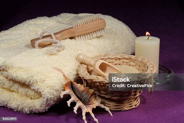 Vasca Termale Still Life - Fotografie stock e altre immagini di Accudire - Accudire, Acqua, Asciugamano