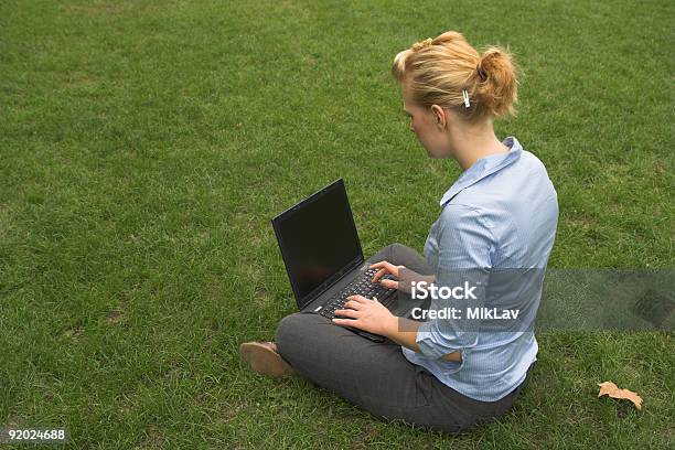 Foto de Celular De Trabalho e mais fotos de stock de Adulto - Adulto, Apoio, Azul