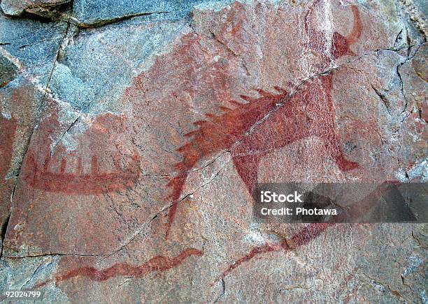 Foto de Agawa Pictographscanoa E Serpentes e mais fotos de stock de Símbolo - Símbolo, Pintura rupestre, Ontário - Canadá