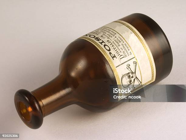 Vintage Poison Flasche Stockfoto und mehr Bilder von Giftstoff - Giftstoff, Flasche, Alt