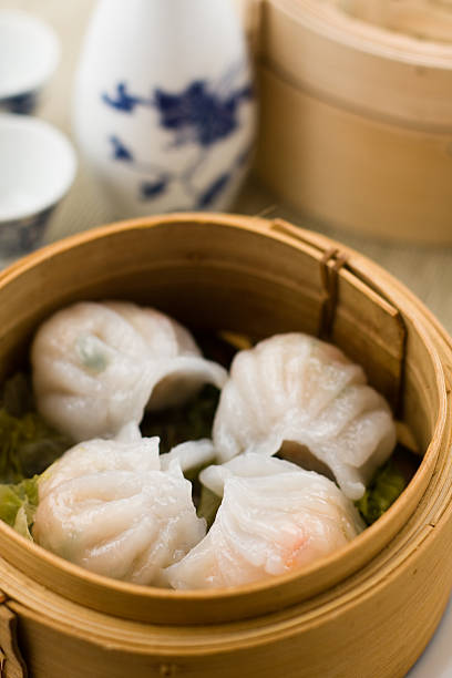 istock chinese Dimsum 'Hagao' in bamboo basket 92025561