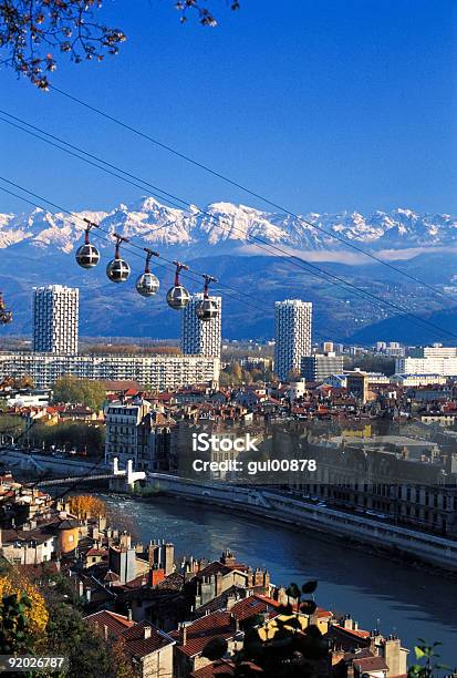 Grenoble Foto de stock y más banco de imágenes de Grenoble - Grenoble, Montaña, Villa - Asentamiento humano