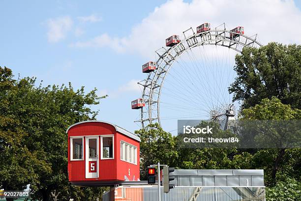 Wiener Riesenrad Foto de stock y más banco de imágenes de Actividades recreativas - Actividades recreativas, Aislado, Austria