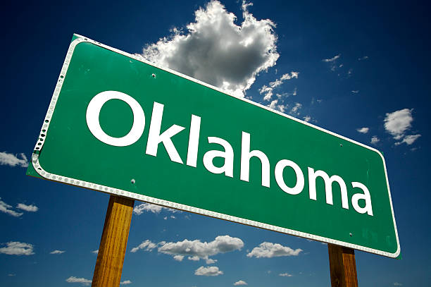 オクラホマの道路標識 - oklahoma sign road sign sky ストックフォトと画像