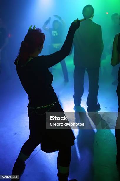 Photo libre de droit de Silhouette Dune Femme Danse banque d'images et plus d'images libres de droit de Activité de loisirs - Activité de loisirs, Adolescence, Adulte