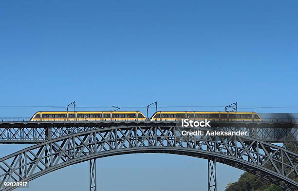 Foto de Ponte Do Porto e mais fotos de stock de Alto - Descrição Geral - Alto - Descrição Geral, Amarelo, Arco - Característica arquitetônica