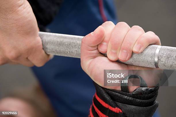 Ajuda A Mão - Fotografias de stock e mais imagens de Agarrar - Agarrar, Assistência, Dedo Humano