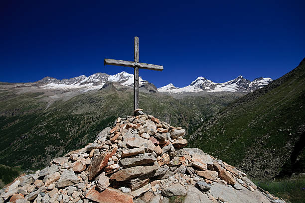 istock cross of the Arolley - Valsavaranche 92030041