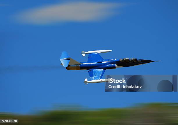 Foto de Jetfighter Com Desfoque De Movimento e mais fotos de stock de Avião Supersônico - Avião Supersônico, Velocidade, Avião