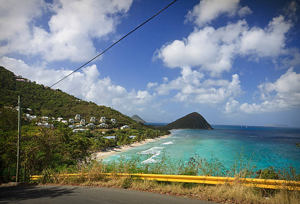 road trip in tortola, britische jungferninseln – karibik - tortola stock-fotos und bilder