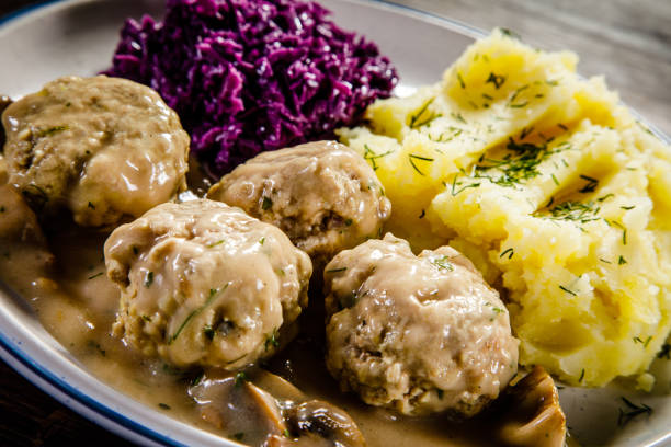 istock Roasted meatballs and vegetables 920312918