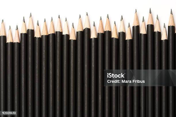 Black Grafit Ołówków - zdjęcia stockowe i więcej obrazów Bez ludzi - Bez ludzi, Biały, Bliskie zbliżenie