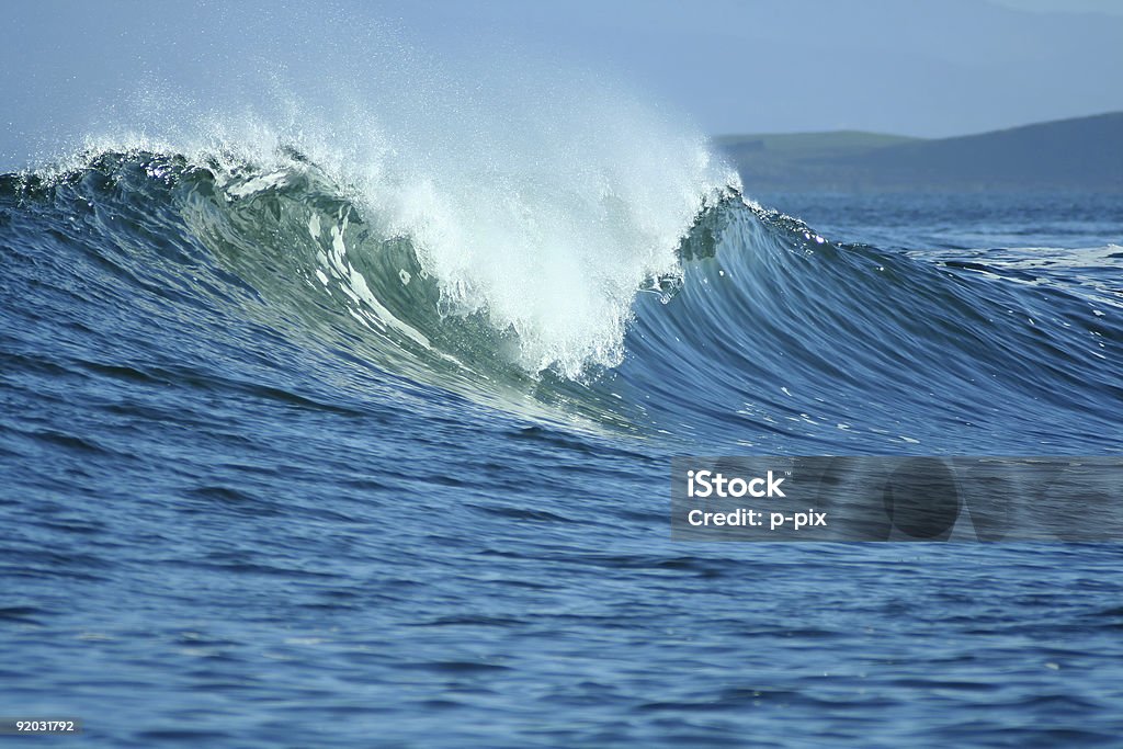 Разбивать волна - Стоковые фото Атлантический океан роялти-фри